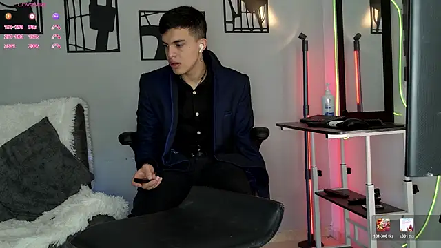 Snapshot of nico_pelusa chatting on April 2, 2:04 pm nico pelusa online show from April 2, 2:04 pm