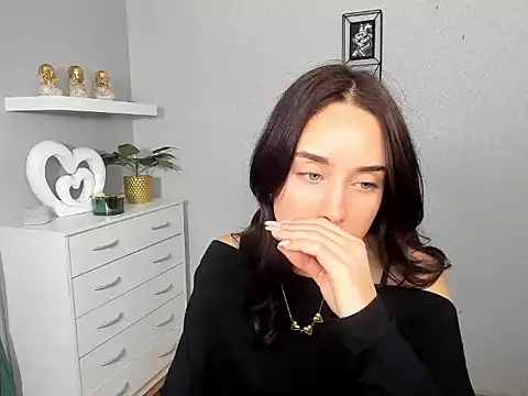 Snapshot of AdeleSolo chatting on February 20, 6:26 am AdeleSolo online show from February 20, 6:26 am