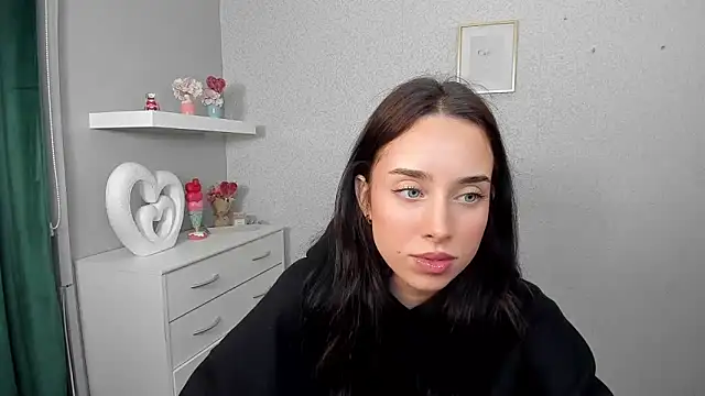 Snapshot of AdeleSolo chatting on March 24, 6:29 am AdeleSolo online show from March 24, 6:29 am