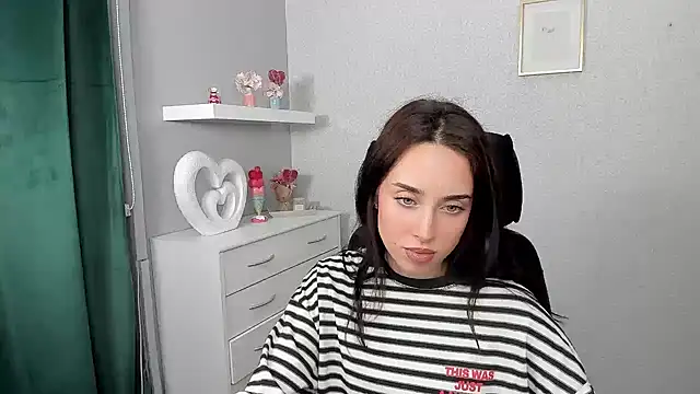 Snapshot of AdeleSolo chatting on March 30, 5:41 am AdeleSolo online show from March 30, 5:41 am