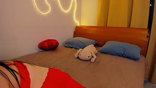 LeilaErcolani online show from March 8, 7:17 pm