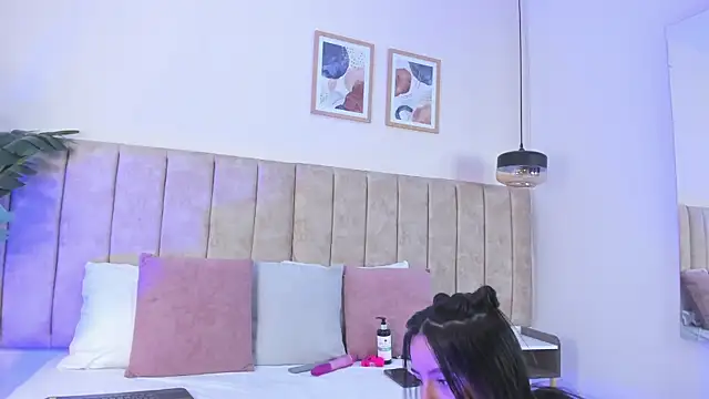 Kiira Monroe online show from February 21, 1:23 pm