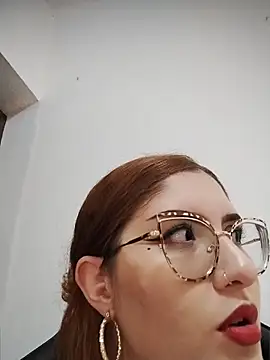 Snapshot of roouse_moon chatting on March 25, 9:21 pm roouse moon online show from March 25, 9:21 pm