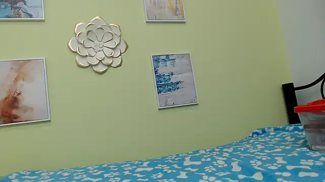 skinnysexy18 online show from May 6, 8:03 pm