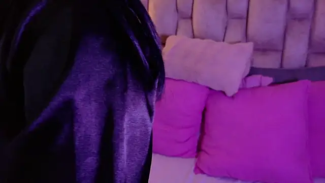 IsabellaRossi online show from March 26, 11:21 pm