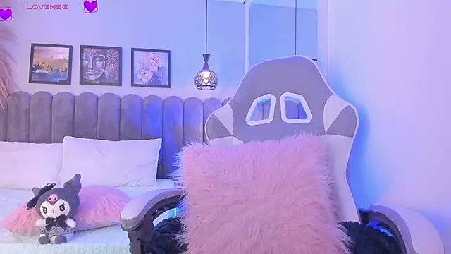 Bella  Peach online show from April 3, 3:15 am