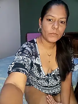 Snapshot of Catleya325 chatting on March 29, 2:28 pm Catleya325 online show from March 29, 2:28 pm