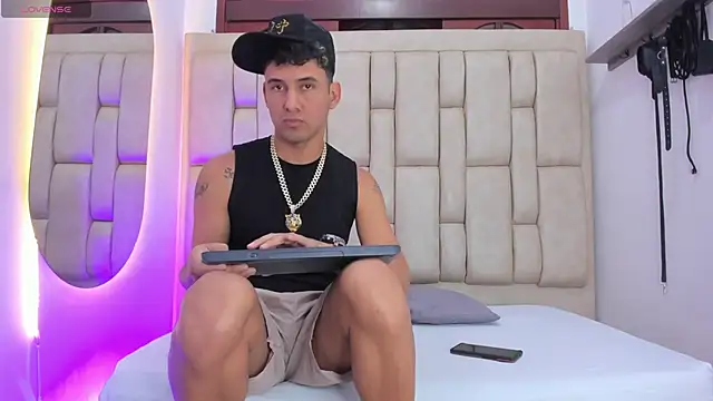 STEVEN OS online show from May 17, 2:31 am