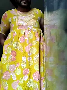 Snapshot of scrossdresser7 chatting on February 20, 10:38 am scrossdresser7 online show from February 20, 10:38 am