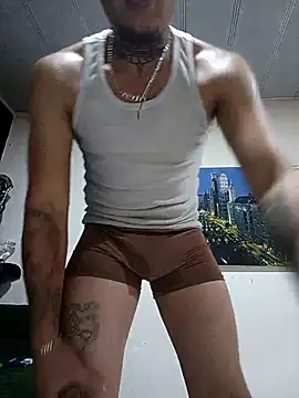 Snapshot of Valentino_dominusSex chatting on April 16, 8:42 pm Valentino dominusSex online show from April 16, 8:42 pm