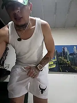 Snapshot of Valentino_dominusSex chatting on May 3, 12:16 am Valentino dominusSex online show from May 3, 12:16 am