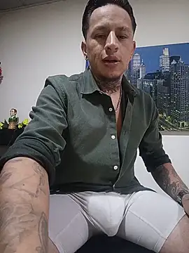 Snapshot of Valentino_dominusSex chatting on May 12, 7:44 pm Valentino dominusSex online show from May 12, 7:44 pm