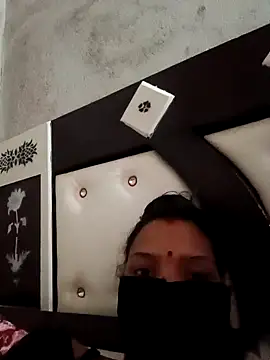 Snapshot of sonam-123 chatting on February 17, 9:50 am sonam-123 online show from February 17, 9:50 am