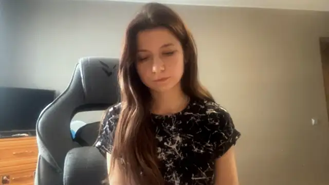 Snapshot of LunnaBliss chatting on February 24, 11:19 am LunnaBliss online show from February 24, 11:19 am