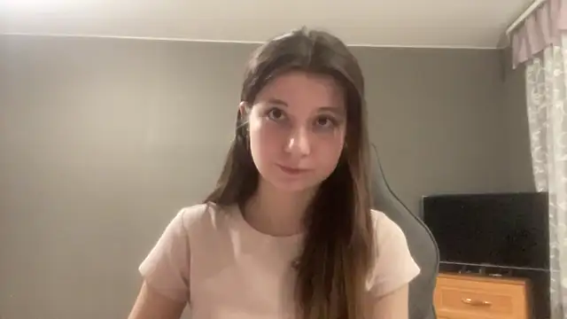 Snapshot of LunnaBliss chatting on March 10, 5:18 pm LunnaBliss online show from March 10, 5:18 pm