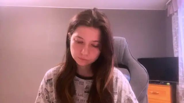 Snapshot of LunnaBliss chatting on March 20, 3:33 am LunnaBliss online show from March 20, 3:33 am