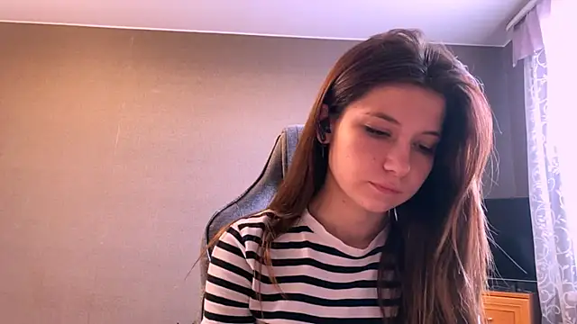 Snapshot of LunnaBliss chatting on April 4, 2:25 pm LunnaBliss online show from April 4, 2:25 pm