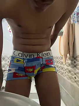 Snapshot of swaggyboii chatting on March 18, 10:40 am swaggyboii online show from March 18, 10:40 am