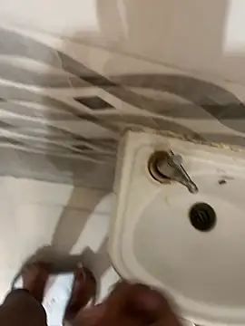 Snapshot of swaggyboii chatting on April 7, 9:32 am swaggyboii online show from April 7, 9:32 am