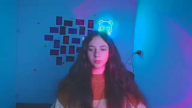 KissMeJulia online show from March 22, 6:28 am