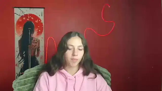 KissMeJulia online show from May 16, 5:26 am