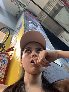 violetta cutest  online show from April 4, 11:46 pm