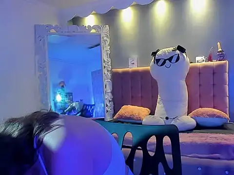 AliceLeet online show from March 9, 1:15 pm