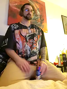 Snapshot of LargeLith chatting on March 27, 9:25 pm LargeLith online show from March 27, 9:25 pm