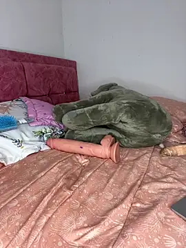 Snapshot of Sofia-squir chatting on April 2, 7:17 am Sofia-squir online show from April 2, 7:17 am