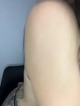 Snapshot of Sofia-squir chatting on April 5, 3:26 am Sofia-squir online show from April 5, 3:26 am