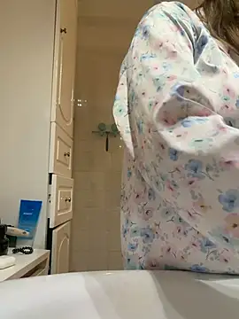 Frenchgirl45 online show from March 1, 7:38 pm