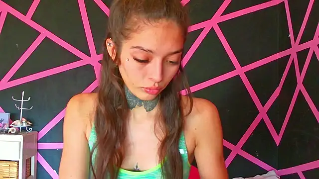 Snapshot of Katiesantana chatting on February 17, 7:31 pm Katiesantana online show from February 17, 7:31 pm