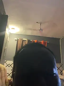 Snapshot of Velli2659 chatting on February 17, 2:24 pm Velli2659 online show from February 17, 2:24 pm