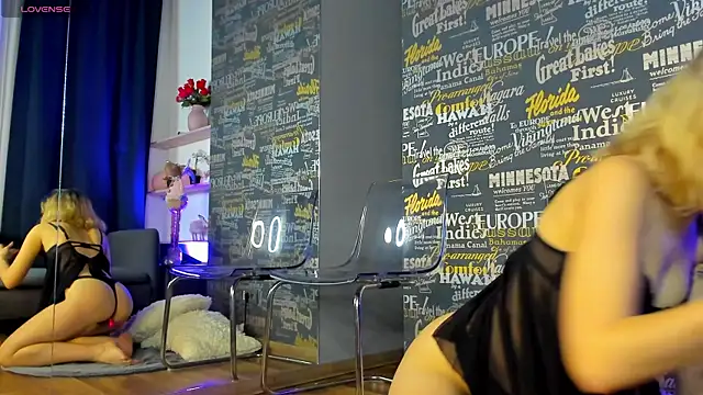 LaurennLane online show from April 3, 5:05 am