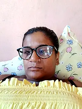 indianstrawberrylips4u online show from February 21, 9:32 am