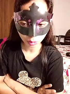 cute girl 29 online show from May 6, 9:09 pm