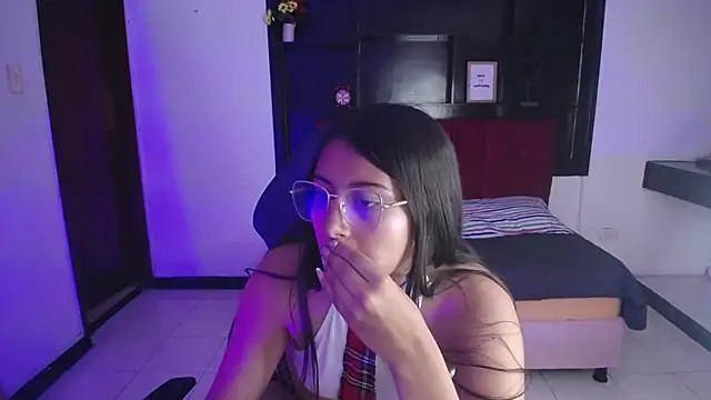 Snapshot of Sweett_liia_ chatting on April 13, 7:41 pm Sweett liia online show from April 13, 7:41 pm