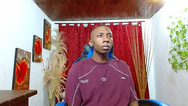 milo018 online show from February 23, 7:55 pm