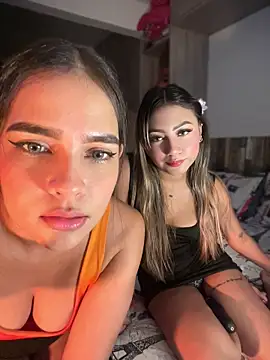 Snapshot of Dulce_Sofi_ chatting on May 21, 10:39 pm Dulce Sofi online show from May 21, 10:39 pm