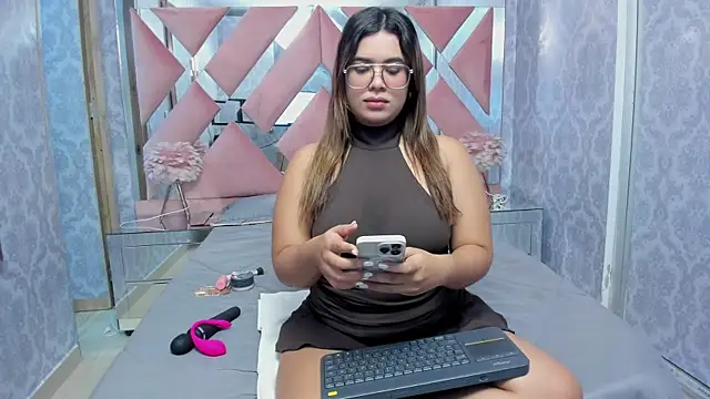 Snapshot of liz_ariza4u chatting on April 1, 3:29 am liz ariza4u online show from April 1, 3:29 am