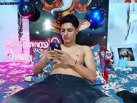 Eliassalvatore  online show from February 19, 3:52 pm