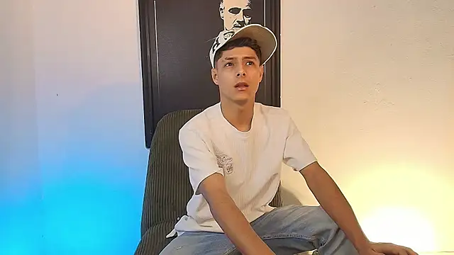 Eliassalvatore  online show from May 12, 4:15 pm