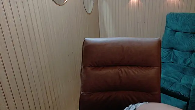 Snapshot of Alessia_Monroe_ chatting on February 20, 1:11 pm Alessia Monroe online show from February 20, 1:11 pm