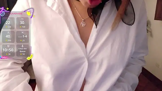 Snapshot of Alessia_Monroe_ chatting on March 3, 1:28 pm Alessia Monroe online show from March 3, 1:28 pm