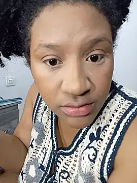 Snapshot of gigiblue89 chatting on May 6, 8:19 am gigiblue89 online show from May 6, 8:19 am