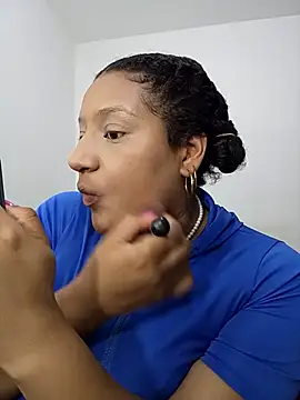 Snapshot of gigiblue89 chatting on May 10, 7:35 am gigiblue89 online show from May 10, 7:35 am