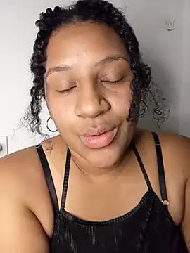 Snapshot of gigiblue89 chatting on May 13, 6:55 am gigiblue89 online show from May 13, 6:55 am