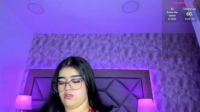 Snapshot of AnniJones chatting on March 4, 3:23 am AnniJones online show from March 4, 3:23 am