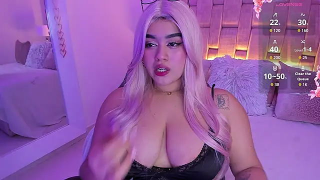 Snapshot of AnniJones chatting on March 8, 2:59 am AnniJones online show from March 8, 2:59 am