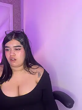 Snapshot of AnniJones chatting on March 21, 8:19 am AnniJones online show from March 21, 8:19 am